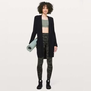 Lululemon Still At Ease Wrap in Black Size 8